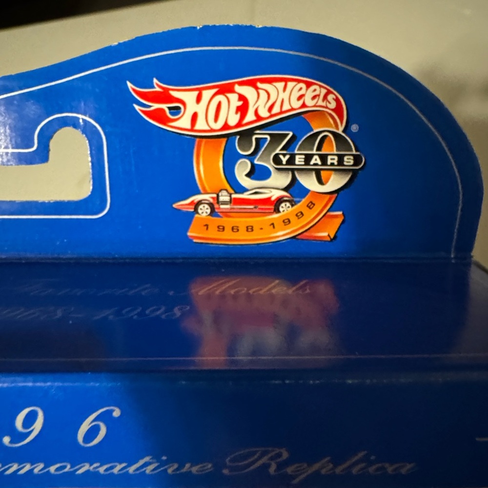 Mattel Hot Wheels (1996) 30th Anniversary VW Bus - Picture 5 of 9